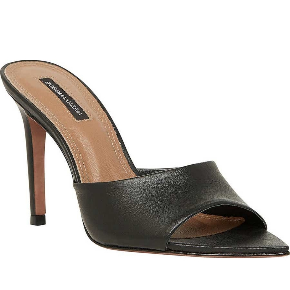 NWOT- BCBG Maxazria Classic Heels
